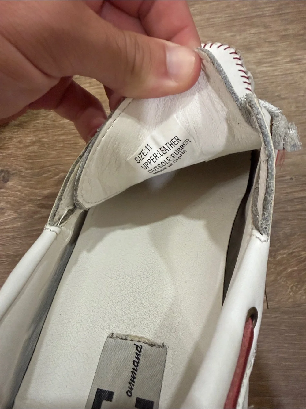 Command classic white